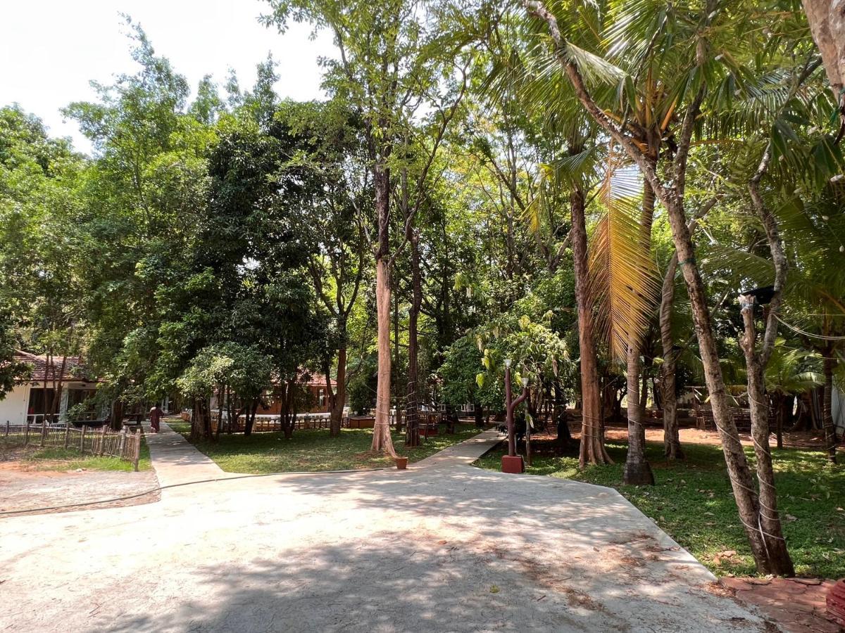 Surya Eco And Wedding Resort Thrissur ภายนอก รูปภาพ