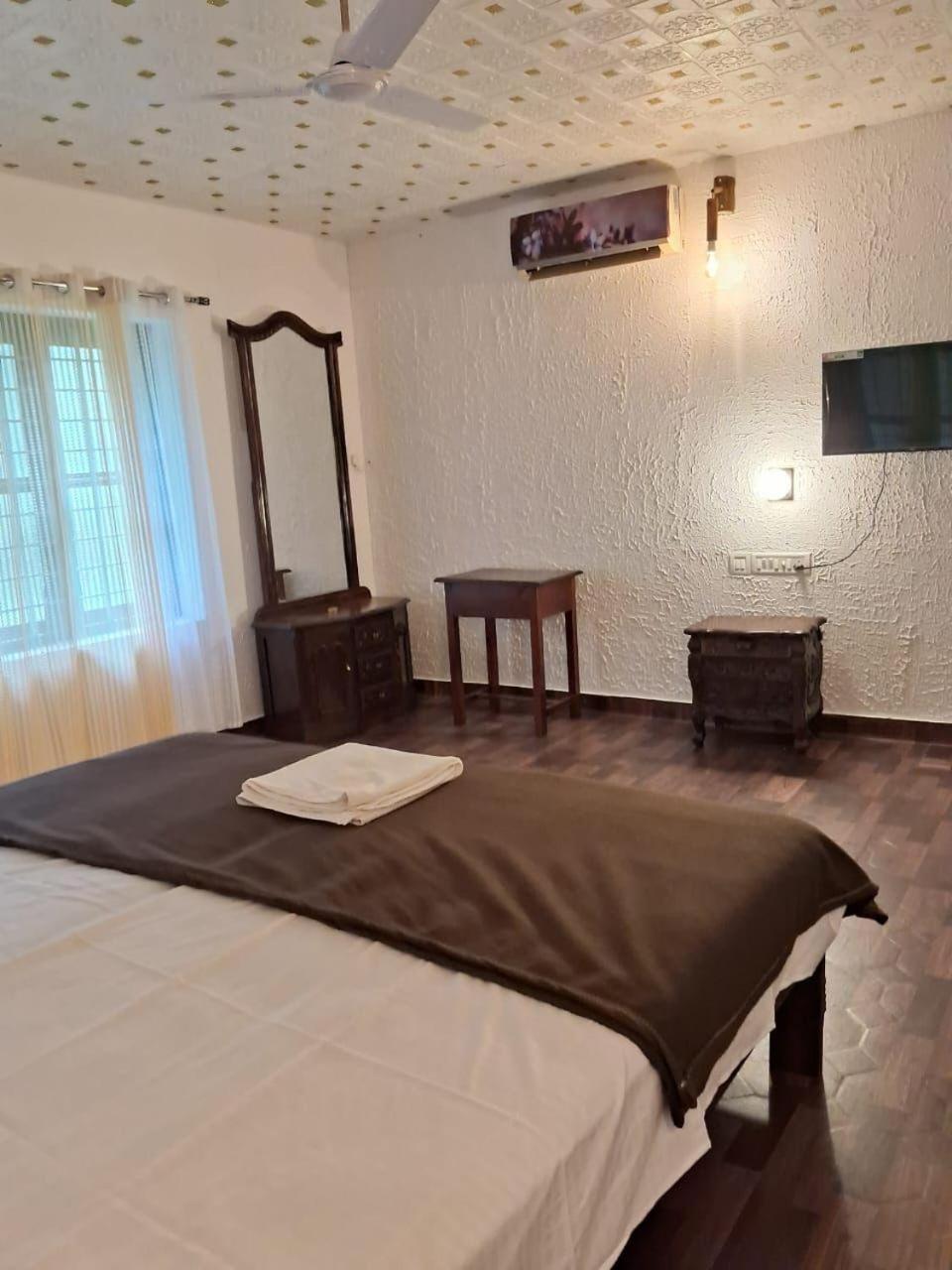 Surya Eco And Wedding Resort Thrissur ภายนอก รูปภาพ