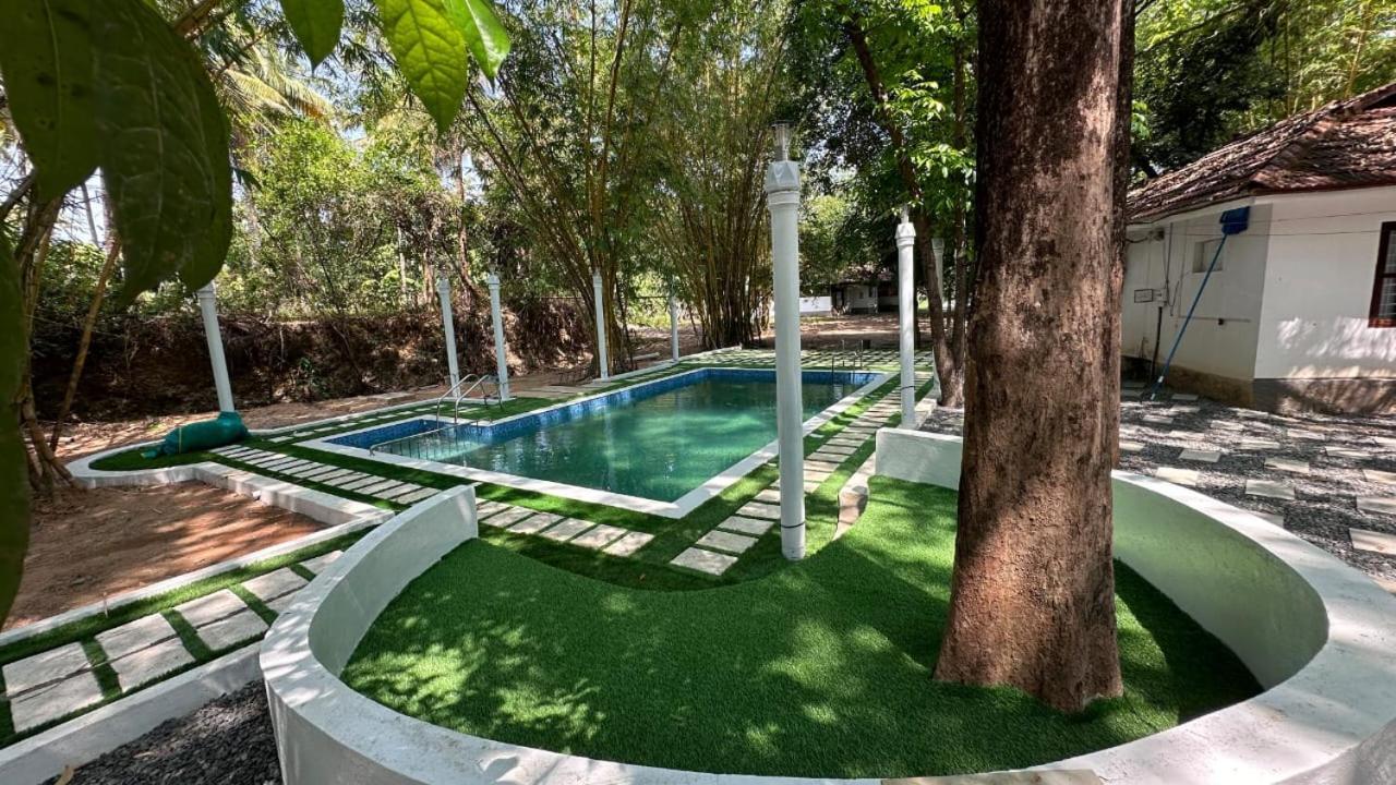 Surya Eco And Wedding Resort Thrissur ภายนอก รูปภาพ